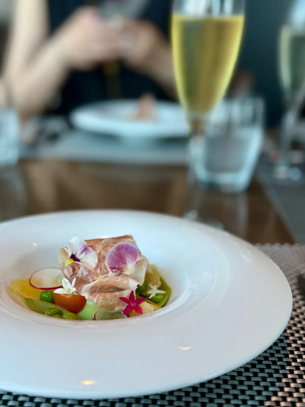 Prime42 steakhouse & sky bar料理、前菜、生ハム、豆