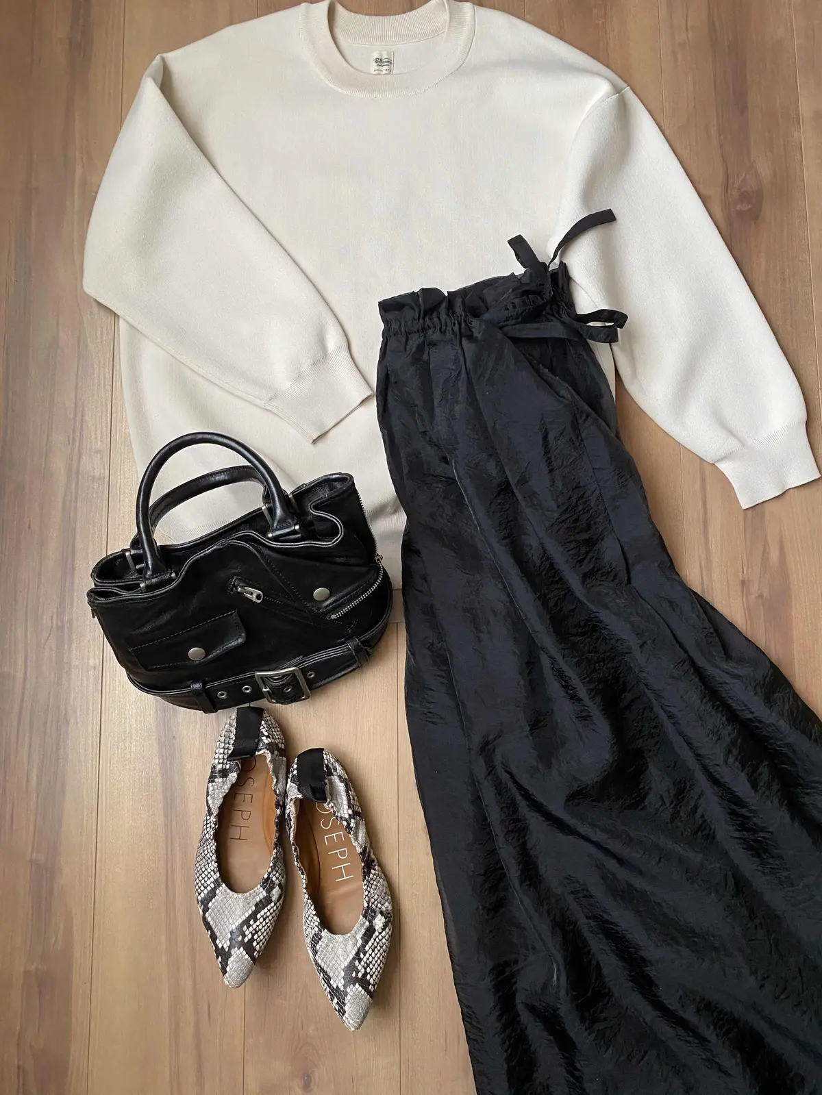 秋の品格ワンツーコーデの画像_2