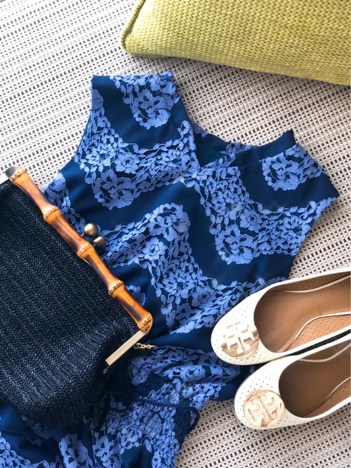 ビタミンカラーワンピとシックな柄ワンピの画像_3