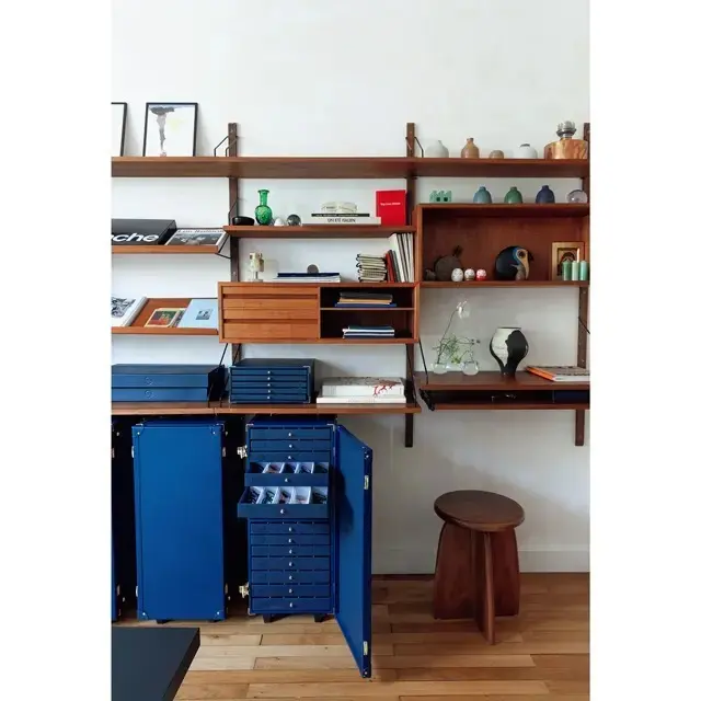 過剰な装飾を排除した、クリーンでマスキュリンな空間