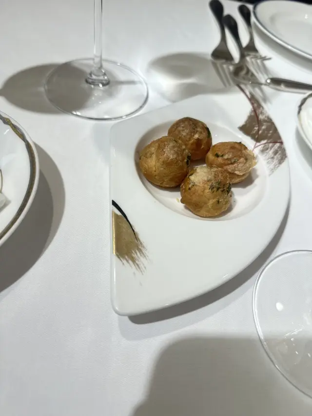 セットアップワンピースで広尾フレンチレスの画像_6