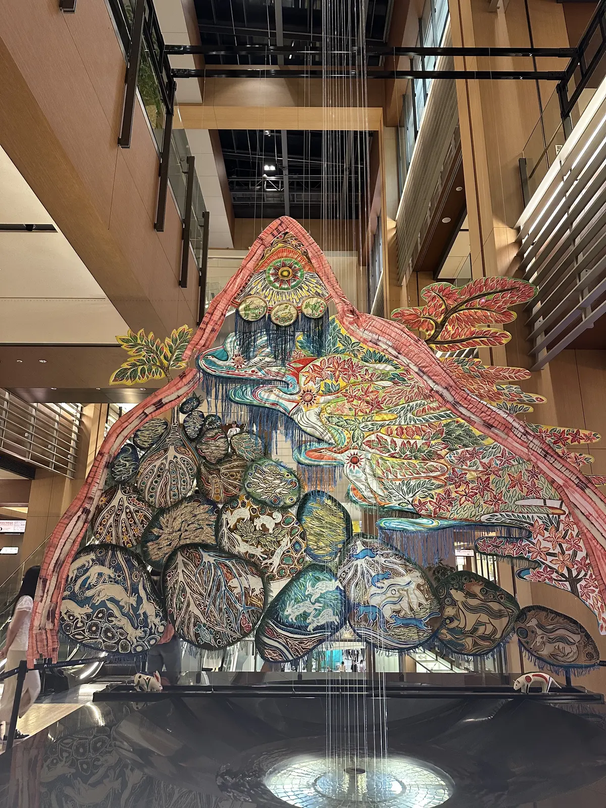 小林万里子氏作品　「世界の心臓」