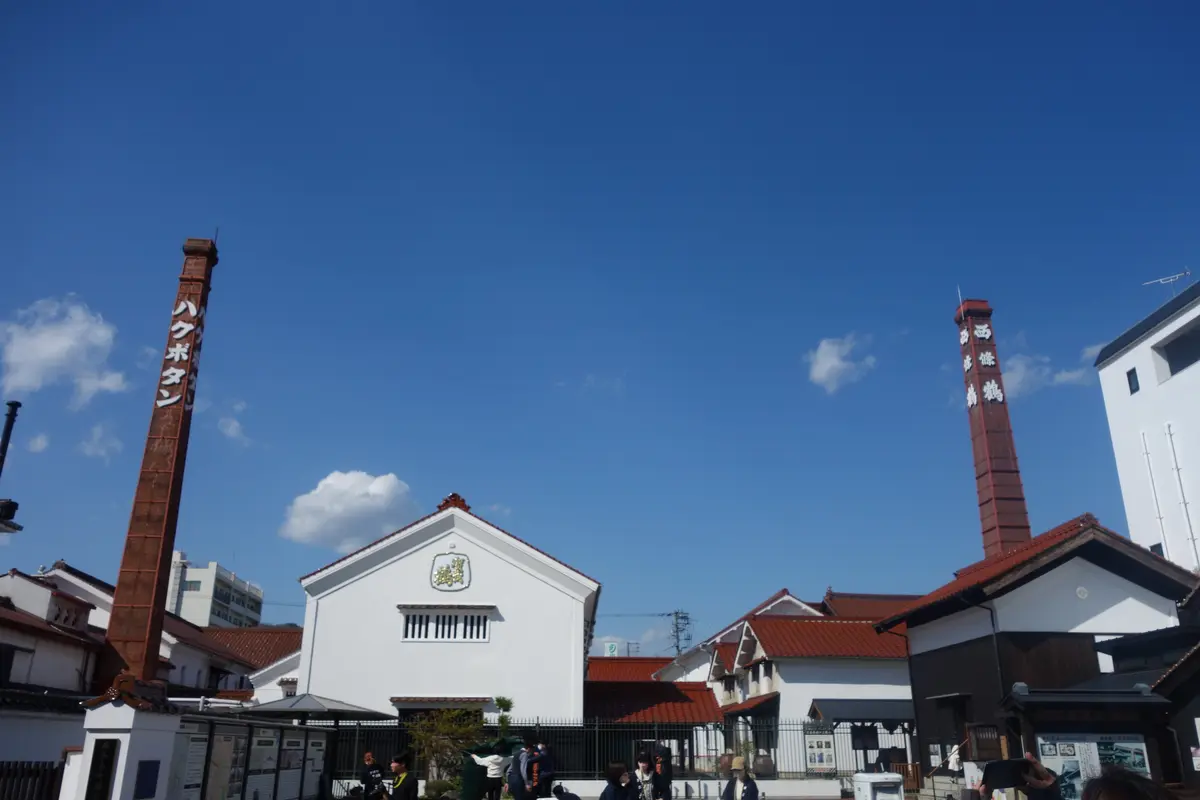 桜舞い散る春風の週末、酒都西条の蔵開きイの画像_3