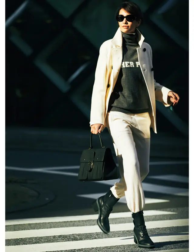 RINAが着こなすワンハンドルバッグ×レースアップブーツコーデ