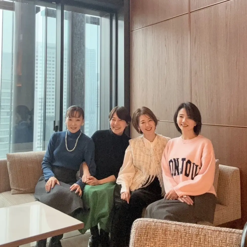 ベロアパンツでホテルランチin大阪の画像_1