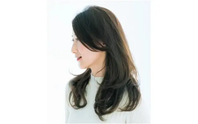 “横幅出しひし形ヘア”で顔立ちカバー＆華出し効果