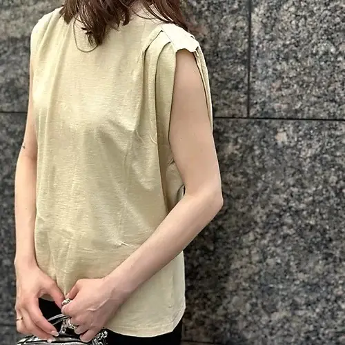 【50代 ファッション】気温28度を乗りの画像_15