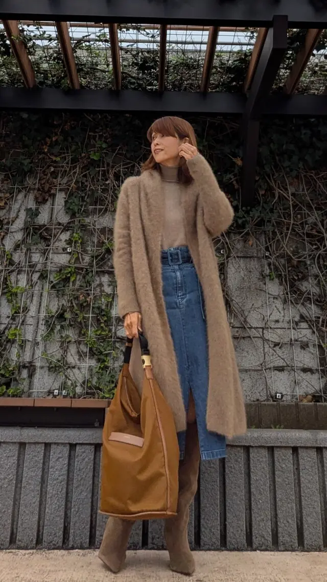 ブラウンコーデ　秋コーデ　ブーツ　ローファ　デニム　カーディガン　秋冬コーデ