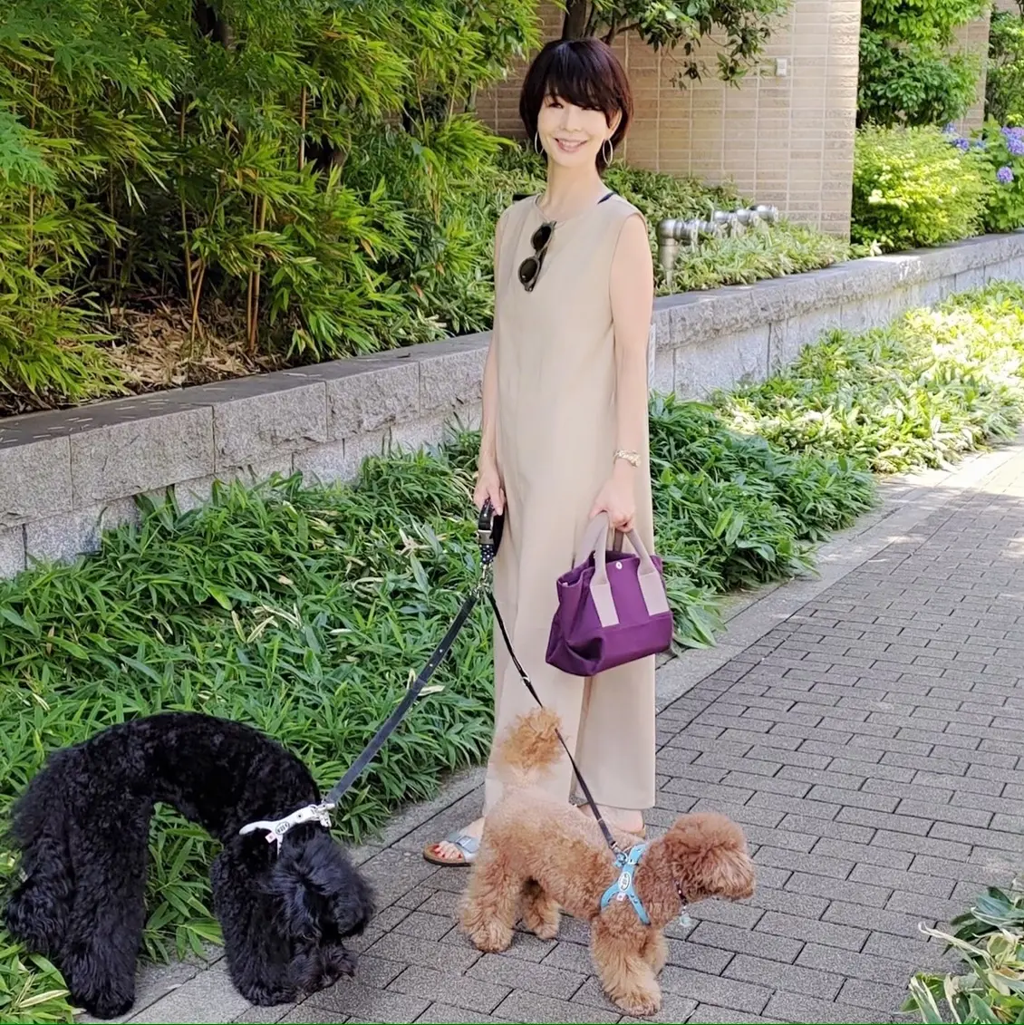 ベージュ　ワンピース