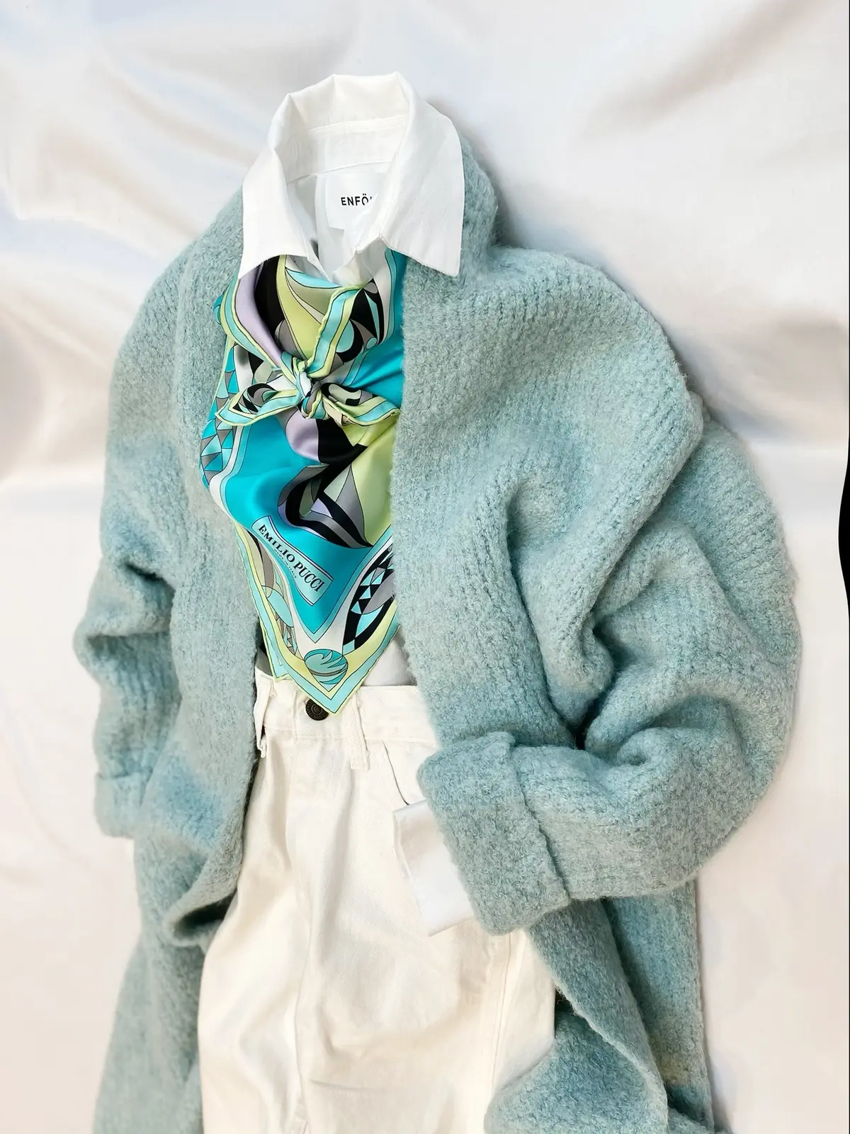 EMILIO PUCCI (エミリオ・プッチ）スカーフでつくる負大人のフェミニンスタイル