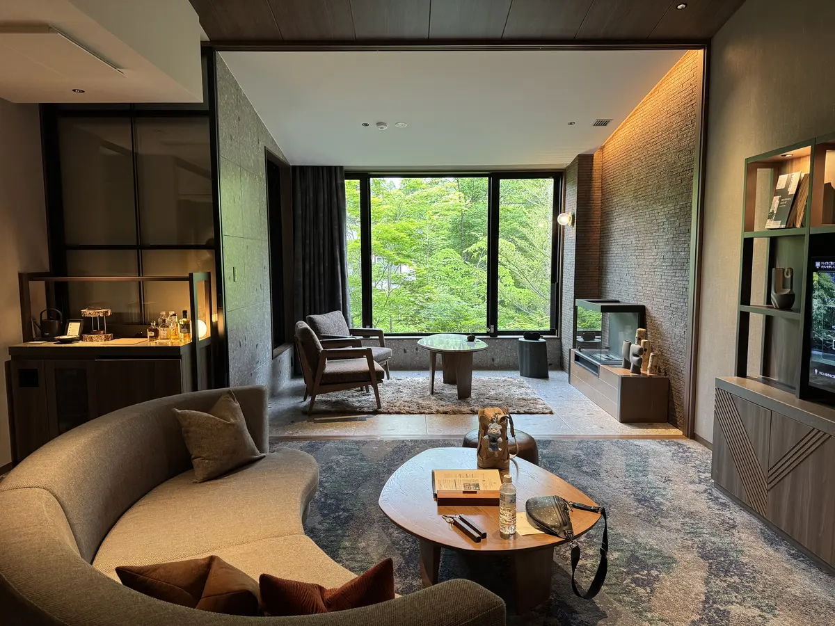 軽井沢の森に溶け込む、「ふふ軽井沢　静養の画像_5