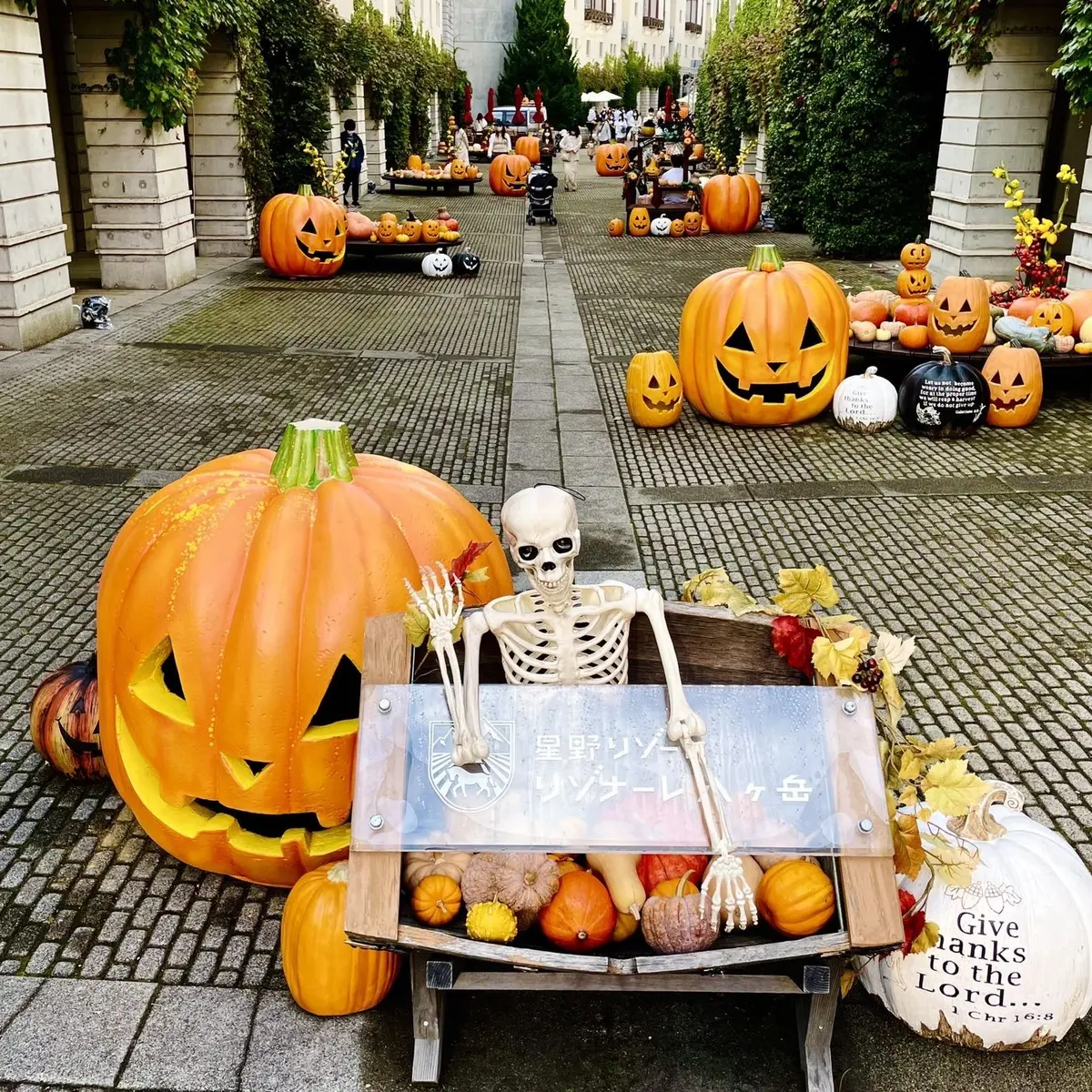 リゾナーレ八ヶ岳、ショッピングロード、ハロウィン飾り付け