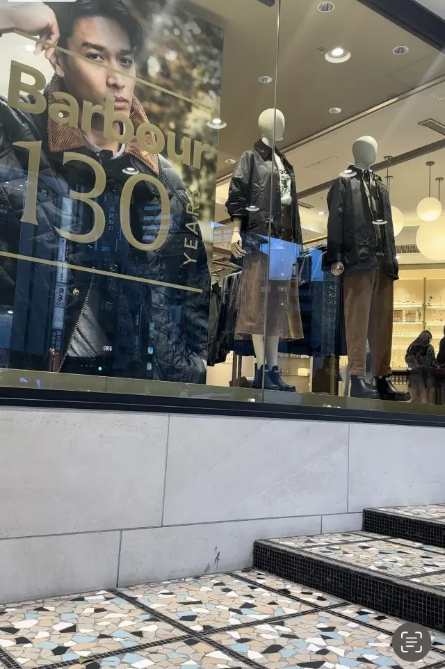 秋冬のアウターを下見に。の画像_2