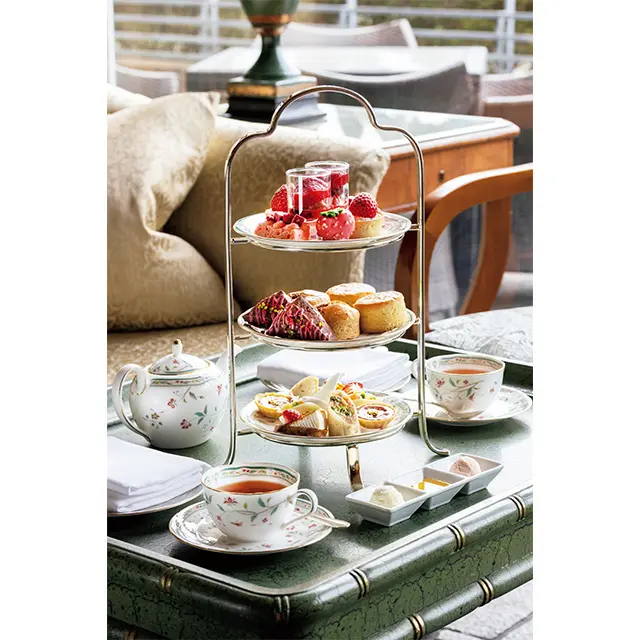 ロビーラウンジ「ル・ジャルダン」では、英国式のアフタヌーンティーを