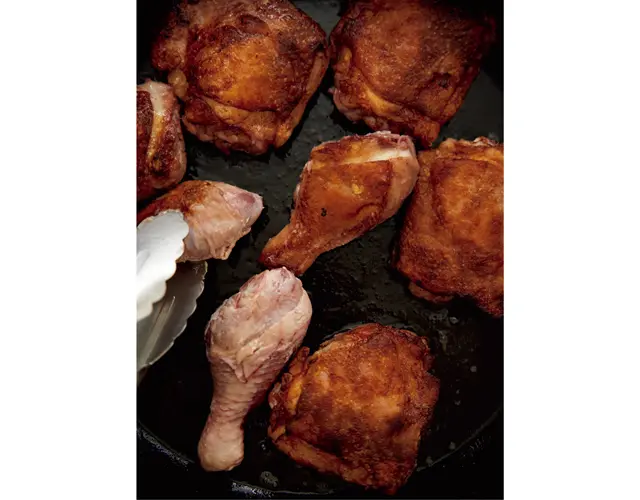 しっかりめの焼き目と鶏自体の脂も味の要に