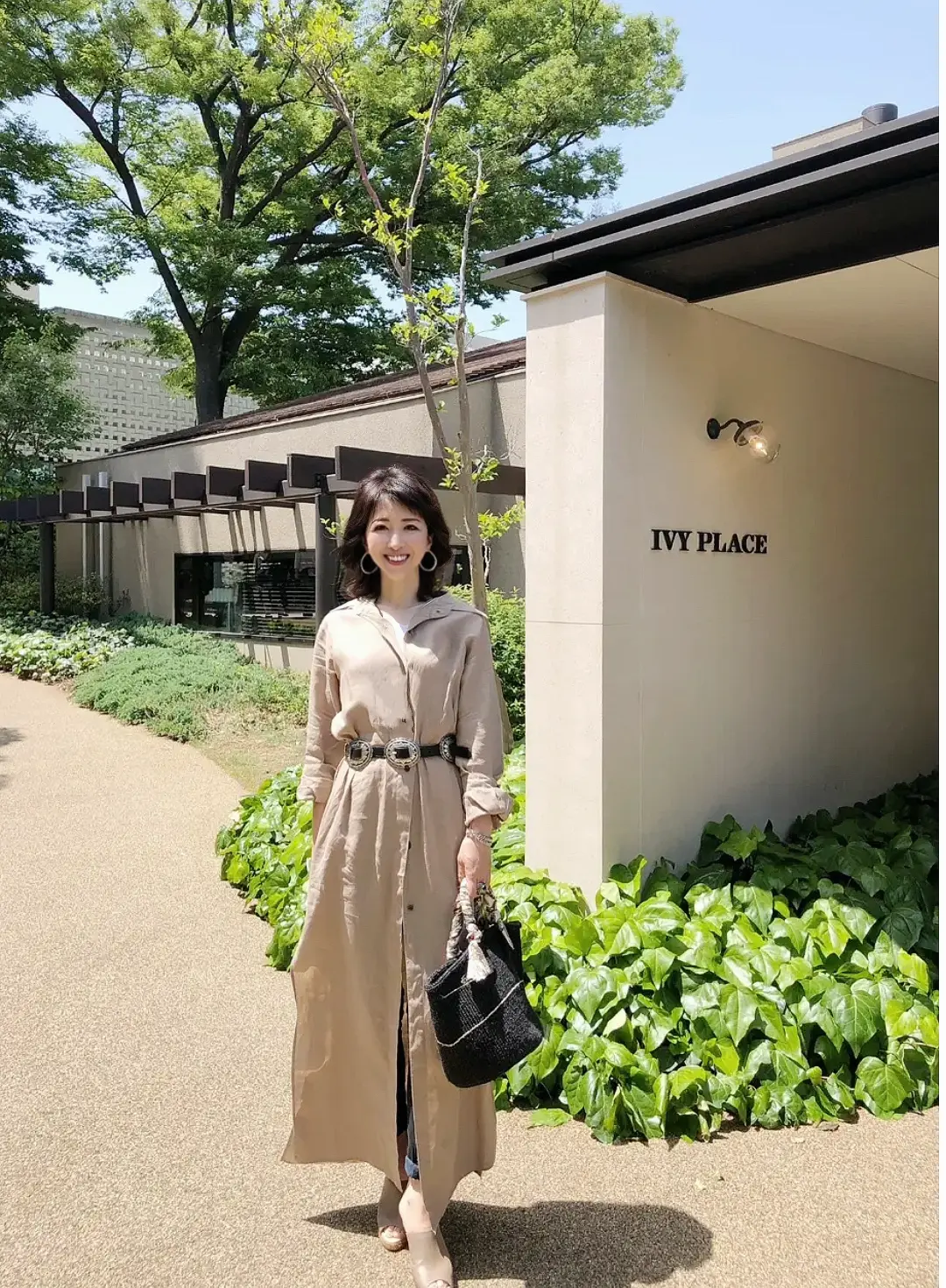 夏の定番！ リネンシャツの着こなしの画像_2