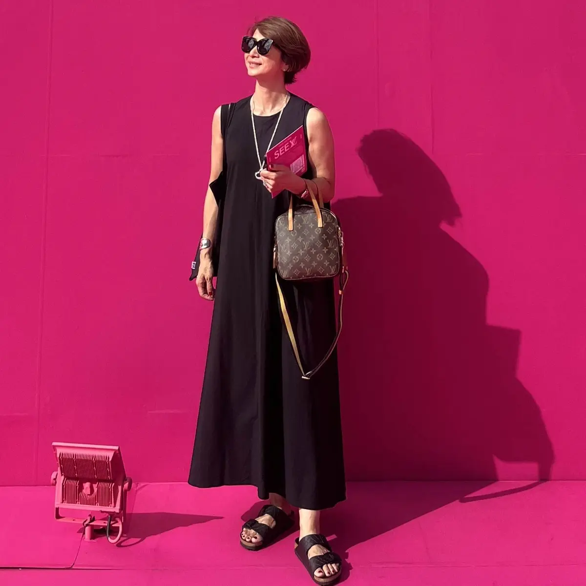 おしゃれなアラフィーの「夏ワンピース」今年らしい着こなしとは？