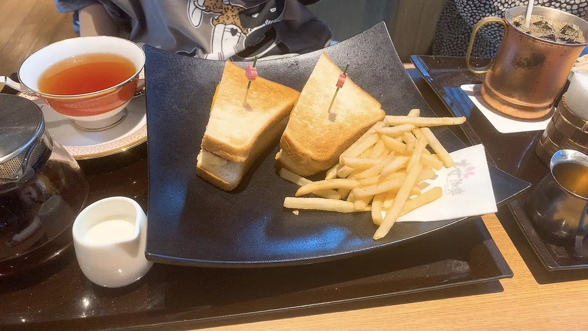 緑が綺麗なカフェで、敬老の日を祝いましたの画像_5