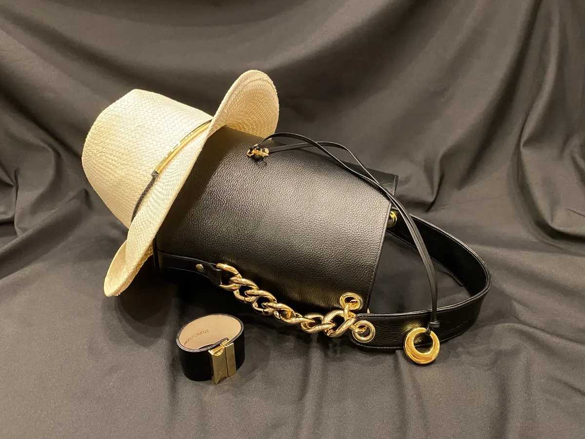 「大人のスポサンコーデ」小物は白or黒？の画像_6