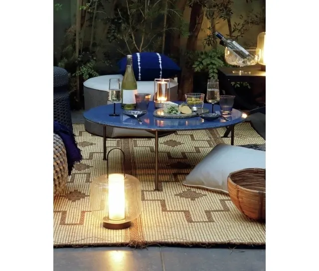 ローテーブル「ボレア」（φ88×H32㎝）￥657,800／B&B Italia Tokyo