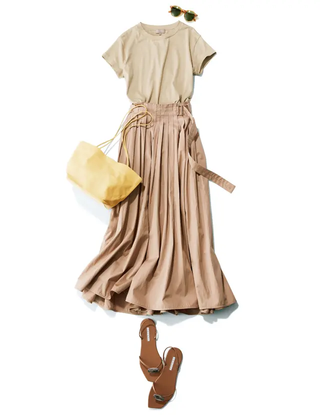 ニュアンスカラーでまとめた最旬ワントーンスタイル