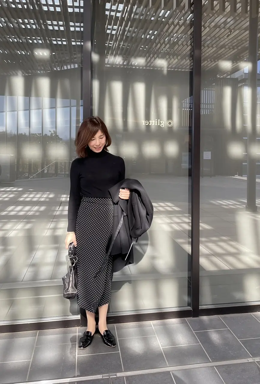 ときめくローファーとブラックコーデの画像_2