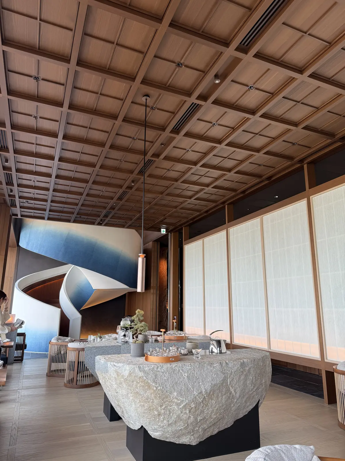 大阪　大阪城　ホテル　パティーナ大阪　にじり　nijiri  アフタヌーンティー　スノーシンフォニーアフタヌーンティー　紅葉　大阪グルメ　大阪カフェ　大阪観光　ラグジュアリーホテル　女子会.  SONATA BAR & LOUNGE 　BAR 