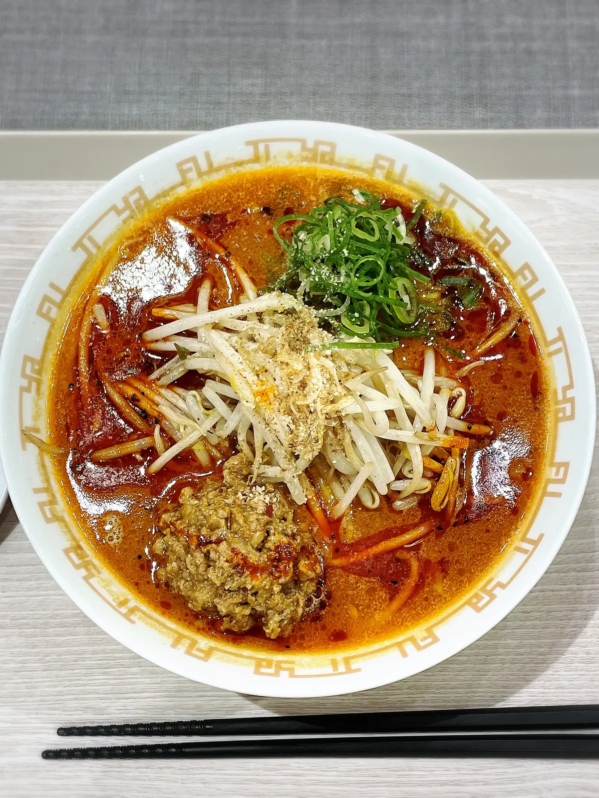 白、ワンピース、白ワンピース、かごバッグ、SHEIN、 Fang  Fa、三井ショッピングパーク、ららテラス北綾瀬、ショッピングモール、商業施設、フードコート、担々麺、海老ラーメン、海老味噌ラーメン、甘エビ味噌ラーメン、ピリ辛ラーメン、牛肉麺、台湾牛肉麺、グァバジュース、台湾牛肉麺、グルメ、台湾グルメ、小籠包、飲茶、台湾飲茶、B級グルメ、本格的、中華、中華街グルメ、北海道グルメ、東京初出店、札幌味噌 Fuji 屋、横浜中華街、 