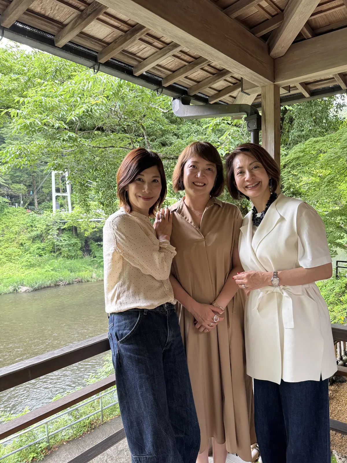 エクラ華組　梅澤千佳子　岡部みわこ　綾部佳世