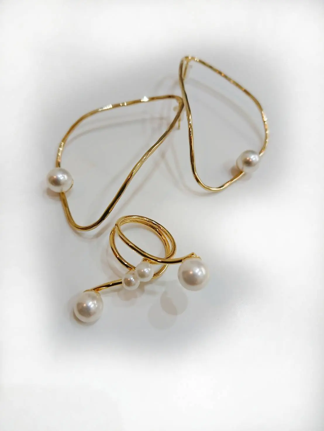 夏はアクセサリーもプチプラのものを楽しんでいます。でも、やっぱりパールのモチーフが外せません！