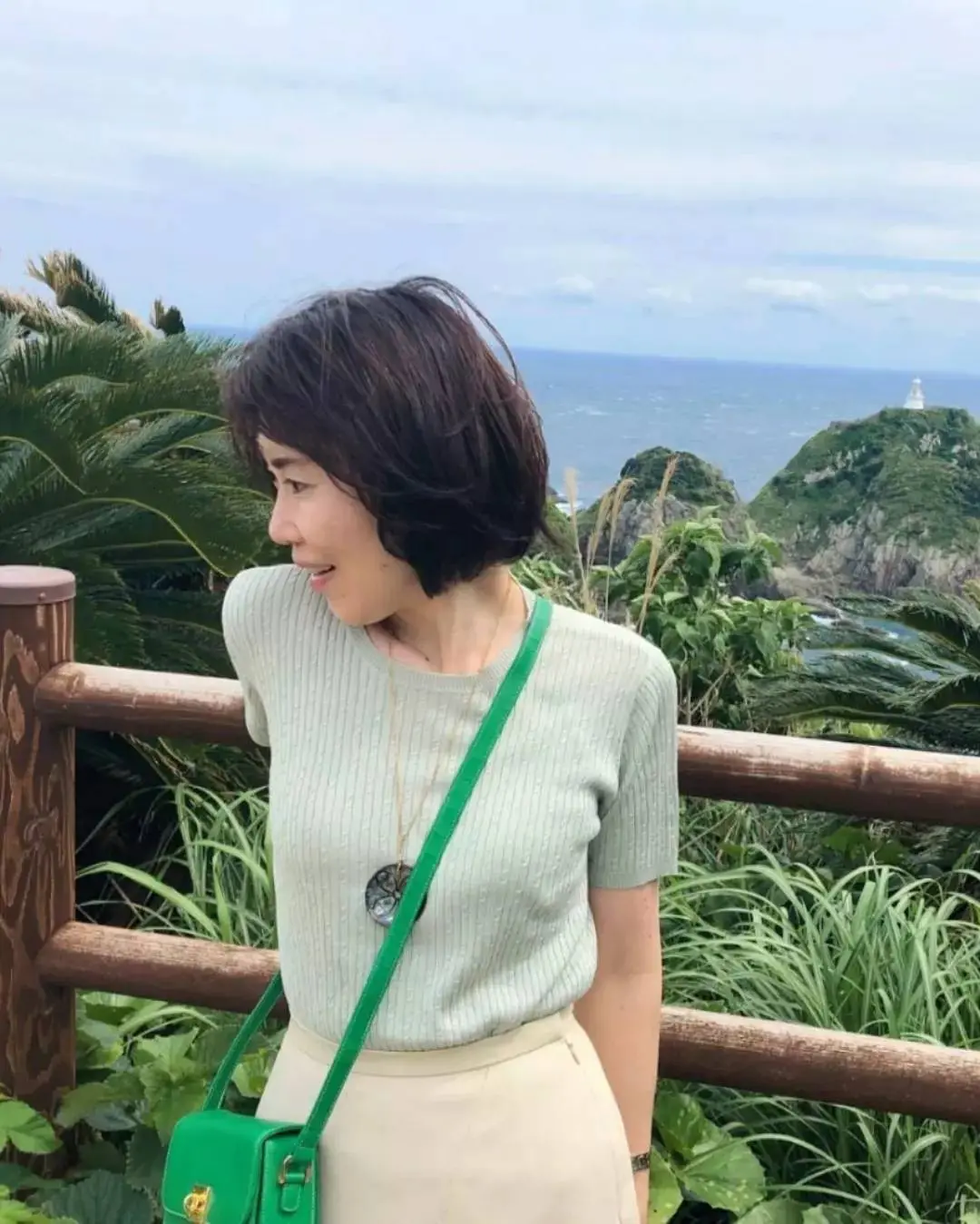 トレンドカラー《グリーン》のポシェットをの画像_4