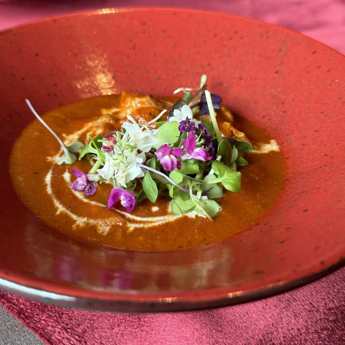 デニムシャツを使ったラフスタイルでお料理の画像_4