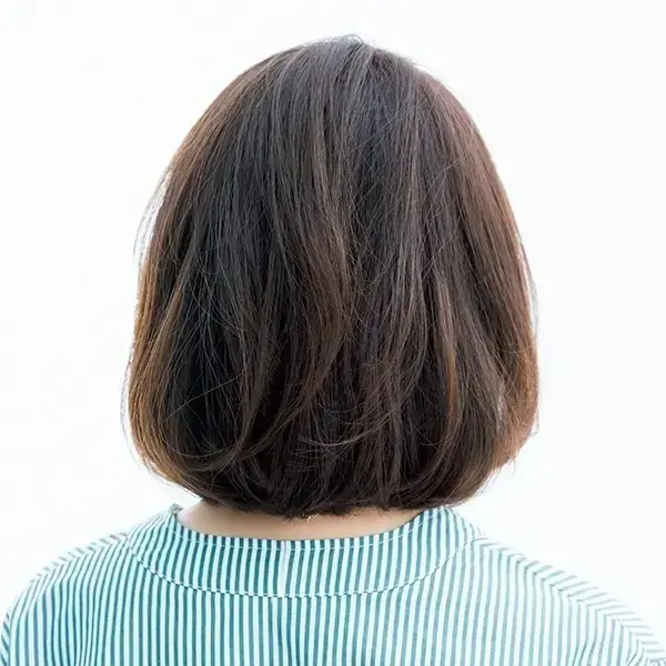 ゆるいひし形で丸顔をコンパクトに“すっきり印象ボブヘア”