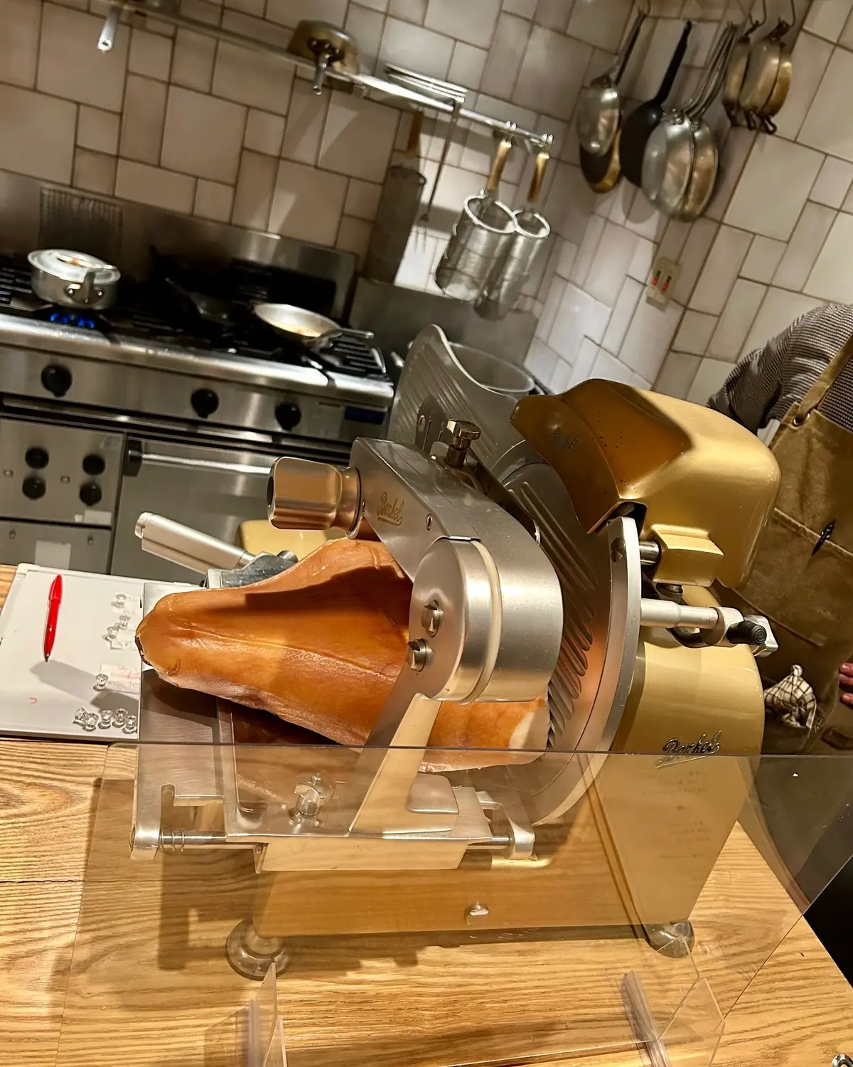 ピザを囲んで“Welcome to Hyの画像_6