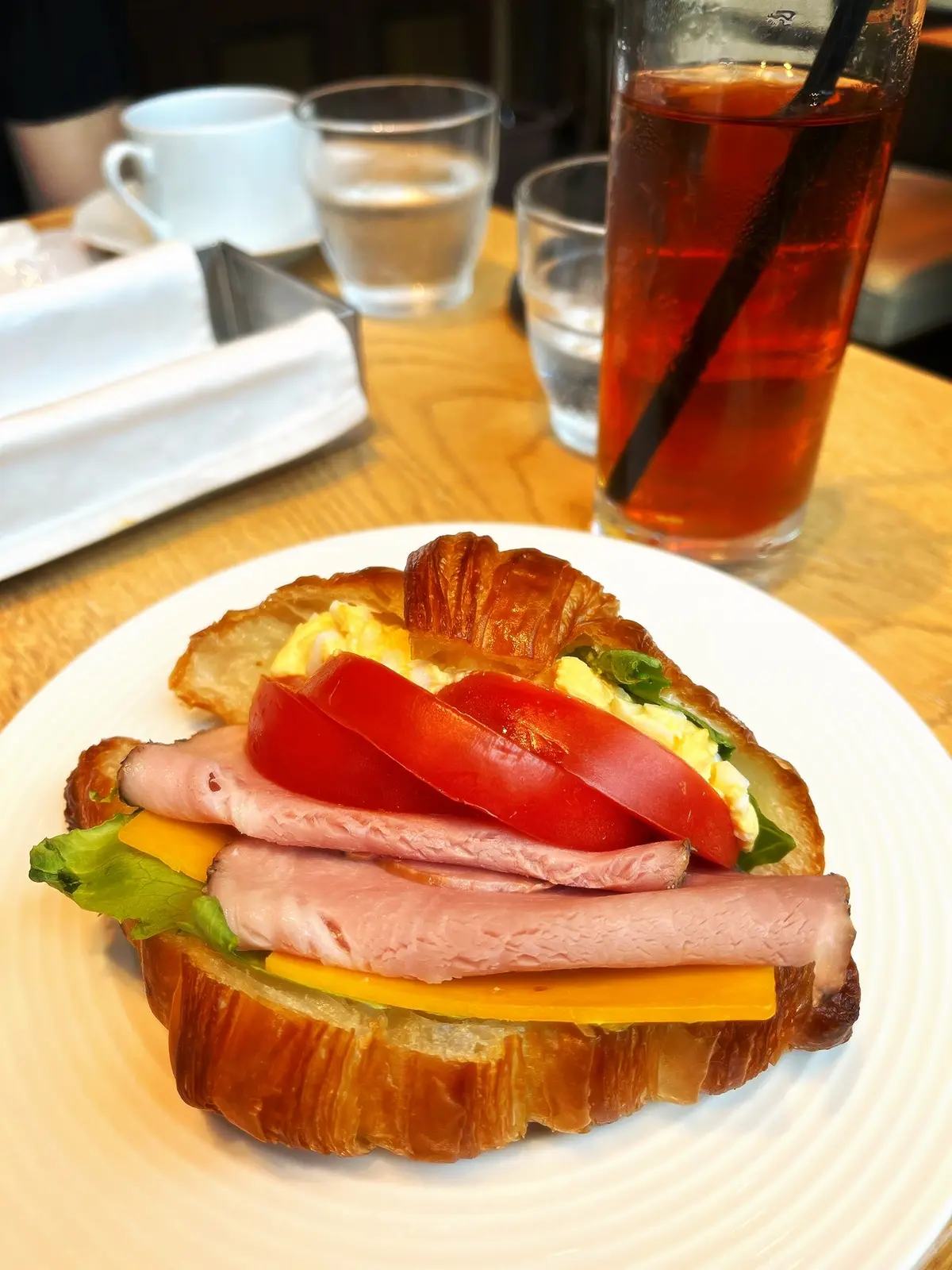 アフタヌーンティー　クロワッサンサンド