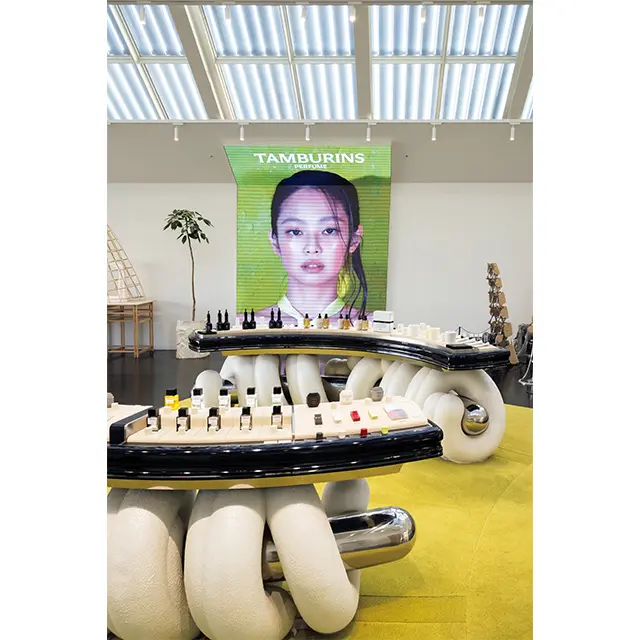 スキンケアブランドTAM BURINSは4F。