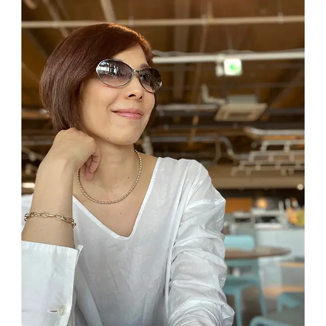 エクラ華組綾部佳世さんのサングラススタイル