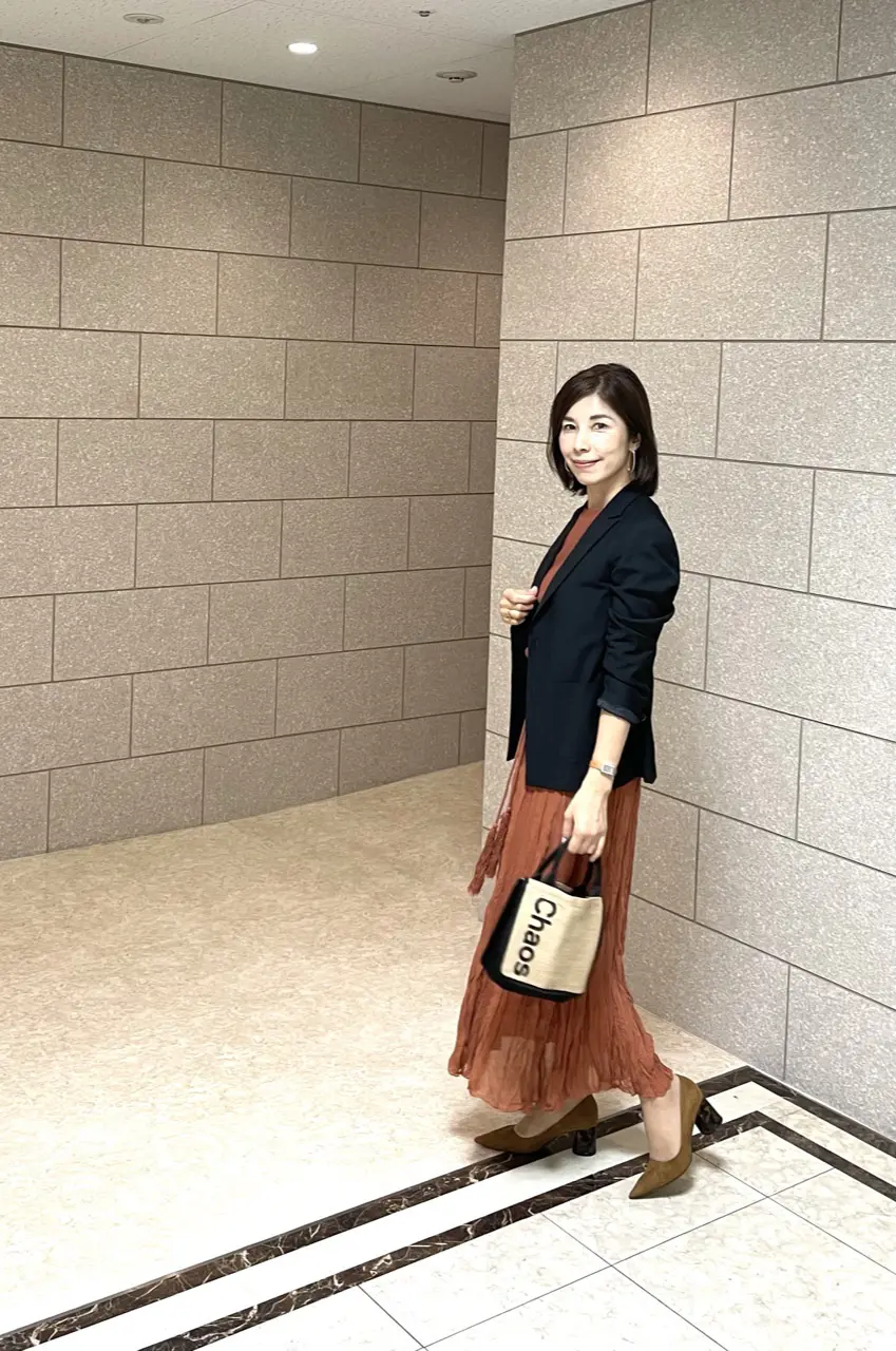 季節の変わり目は黒ジャケットが大活躍の画像_2