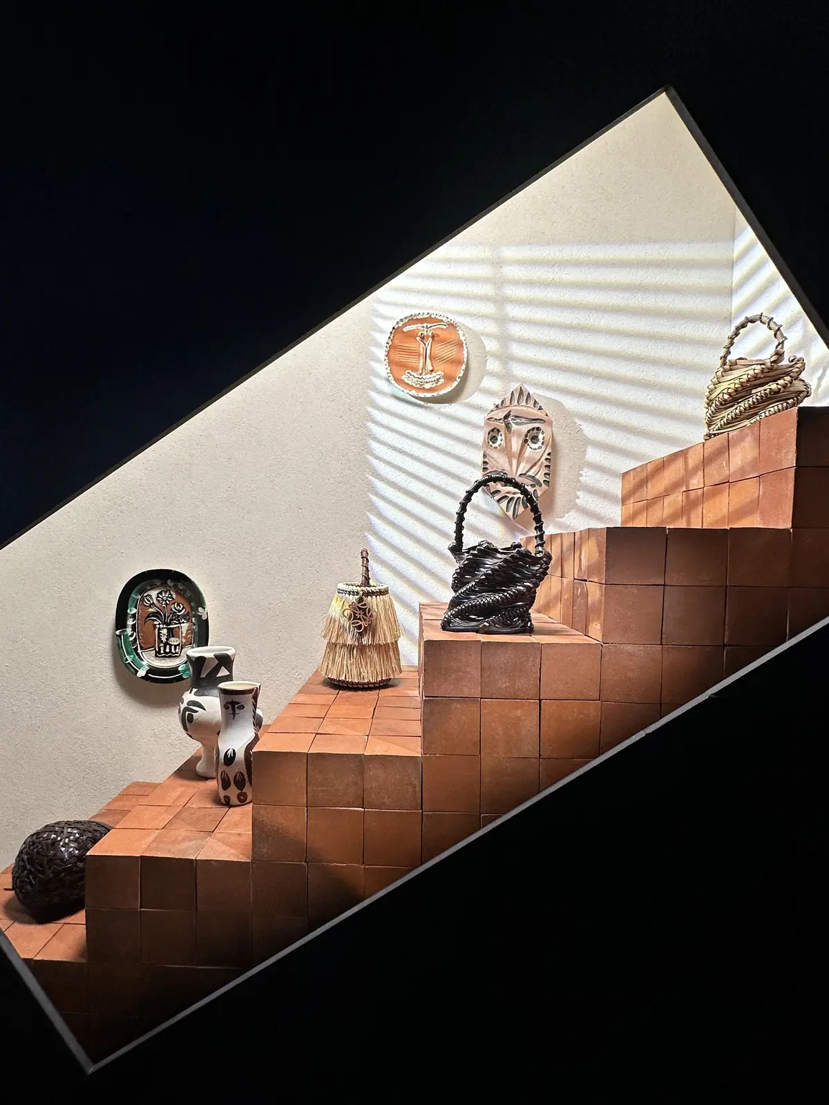 【LOEWE】の魅力が詰まったクラフテッの画像_6