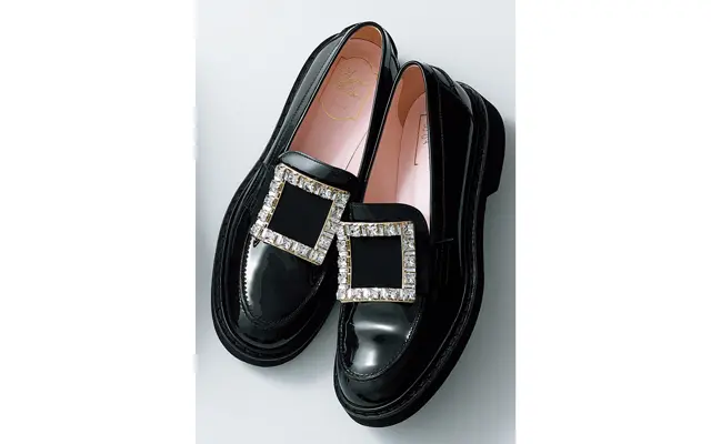 靴￥204,600／ロジェ•ヴィヴィエ•ジャパン（ロジェ ヴィヴィエ）
