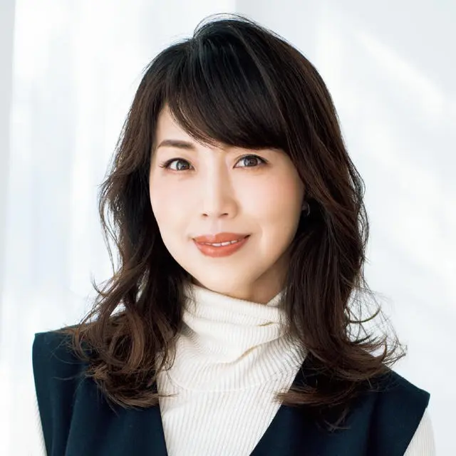 50代の髪型【ロングヘア】長さキープだからこそ動きで洗練度の更新をしたい！