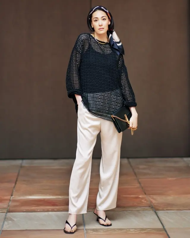 定番カラーでも地味にならない ツヤと透けのコラボレーション