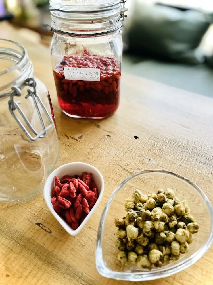 クランベリーとクコの実のビネガー、クコの実と菊花