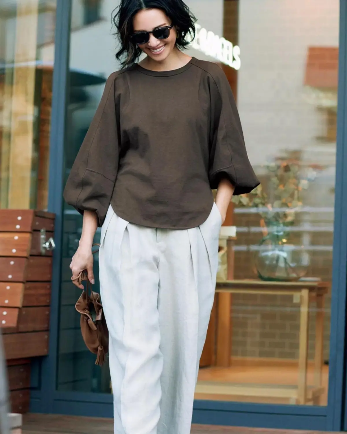 OUDのふんわり袖カットソーのファッションコーデ