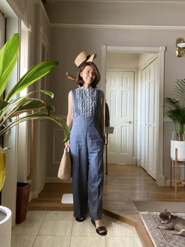 ワイドパンツのサロペットコーデの画像_1