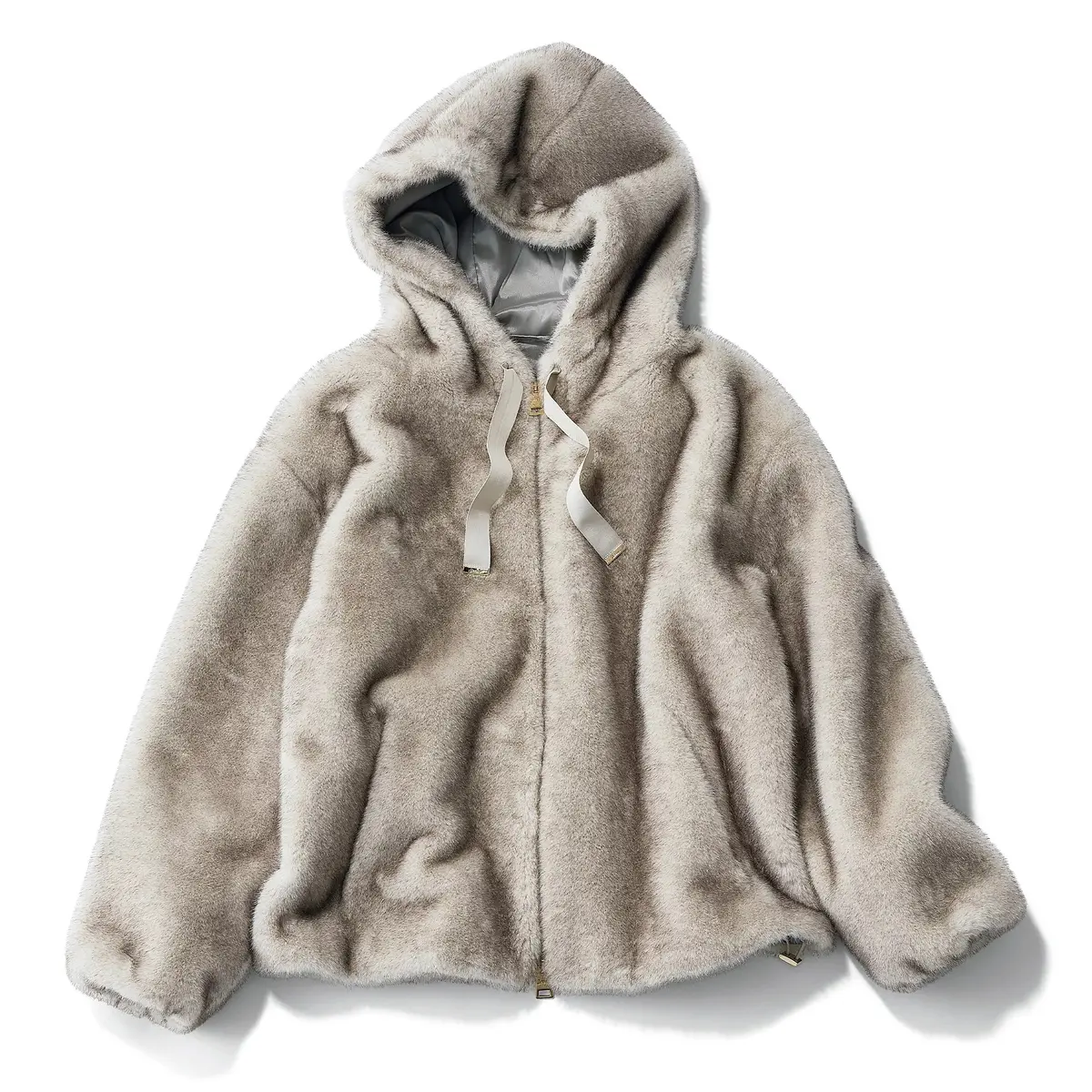 アウターも小物も、より軽やかに、華やかにの画像_10