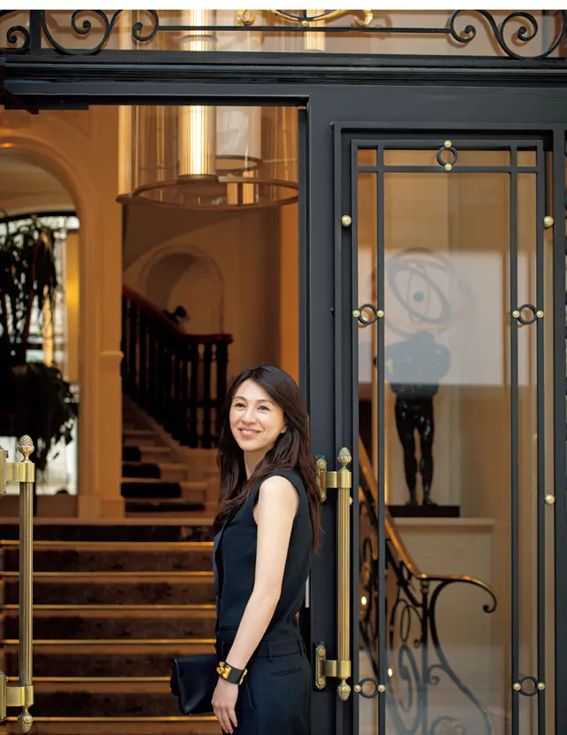 クラシックな装いの中に、今という感覚が息づいている。 アフタヌーンティーも、時代とともに進化しています。