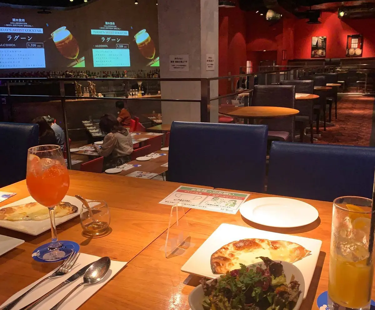 久しぶりの夜のお出かけはライブバーへ。の画像_3