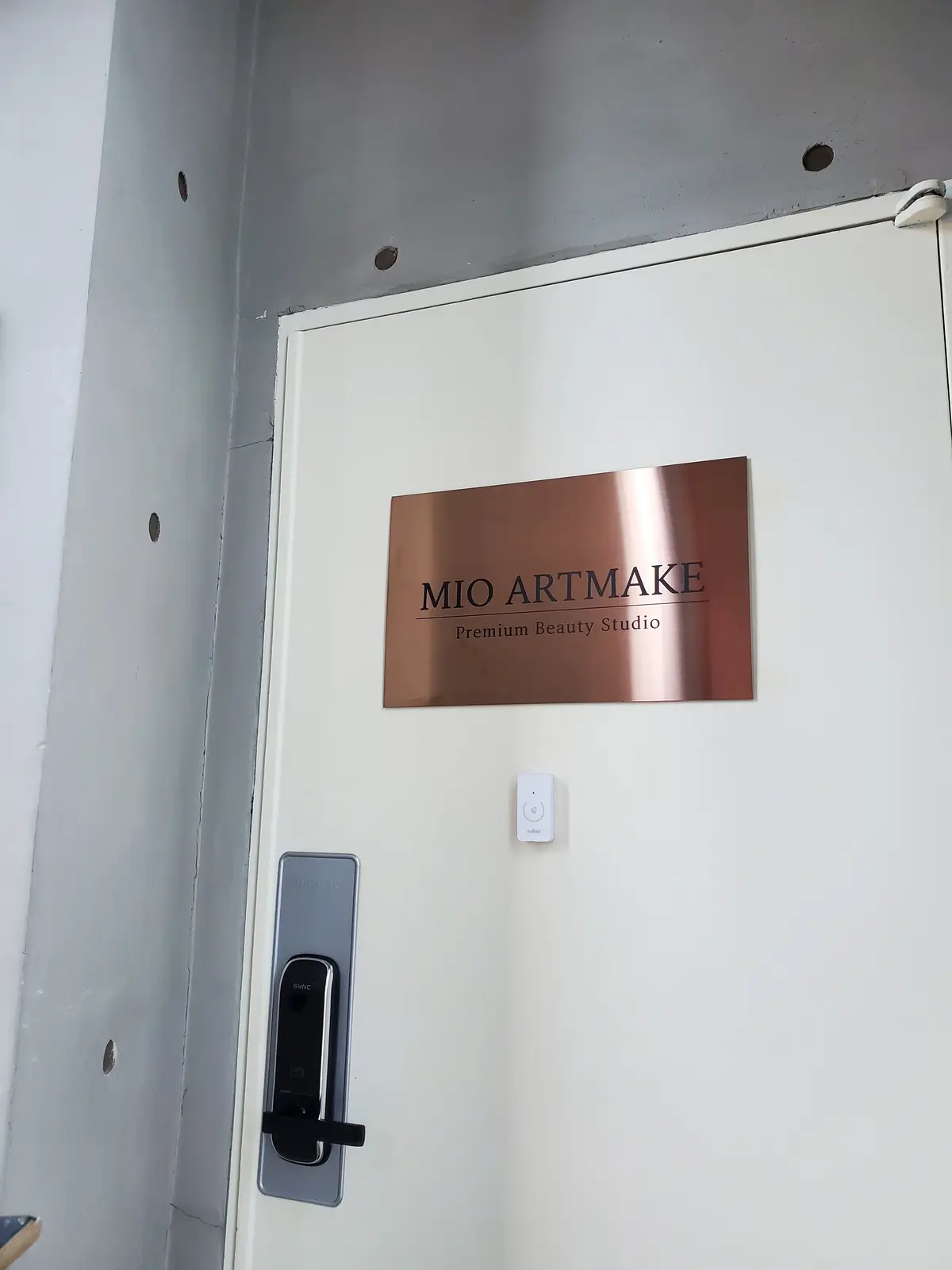 ソウル市内弘大にある MIO ARTMAKEさん