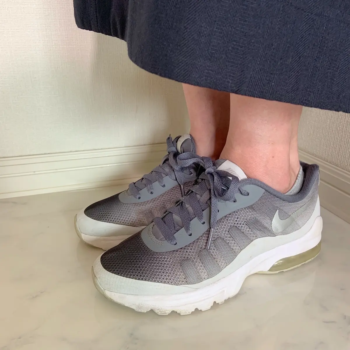 ハイウエストスカートで、自転車に乗ってラの画像_4